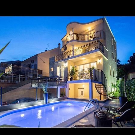 Apartments Villa 9 ポドストラナ エクステリア 写真
