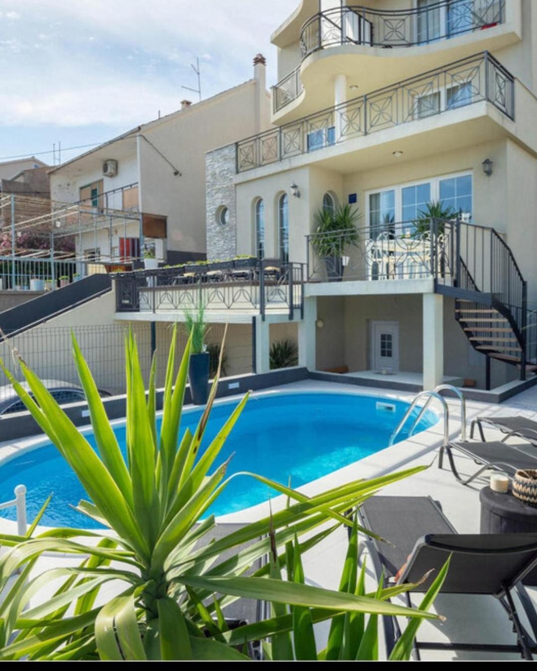Apartments Villa 9 ポドストラナ エクステリア 写真