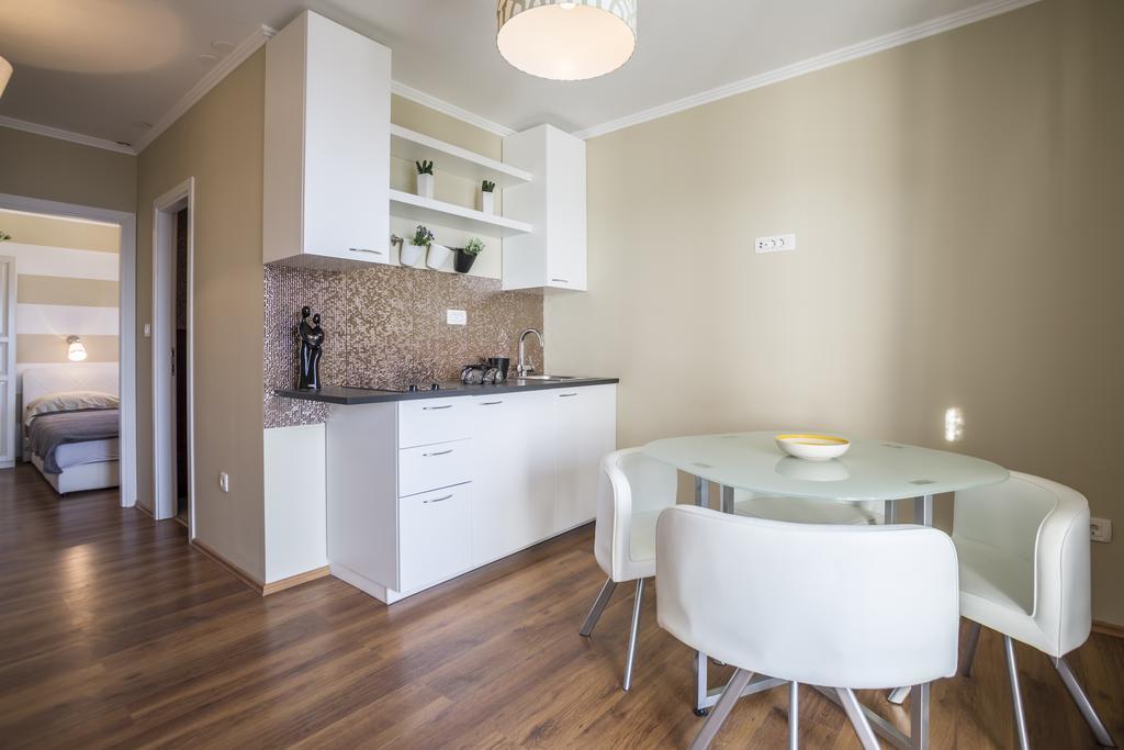 Apartments Villa 9 ポドストラナ エクステリア 写真
